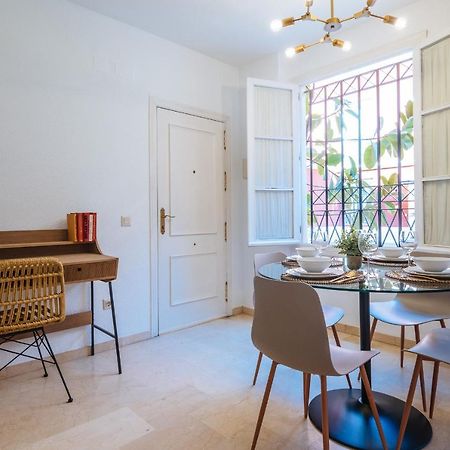 Lirio Suite Apartment - Private Parking Included Sevilla Exteriör bild