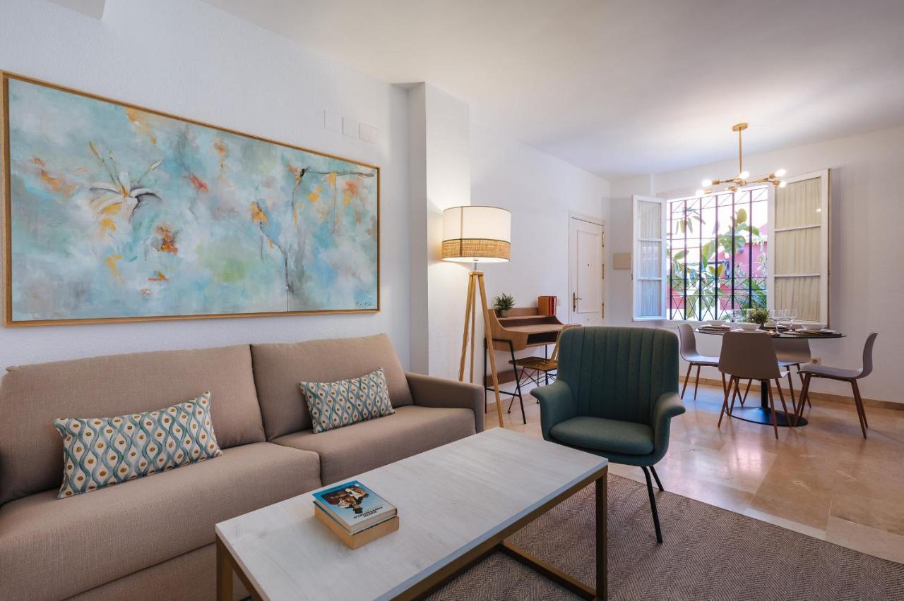 Lirio Suite Apartment - Private Parking Included Sevilla Exteriör bild