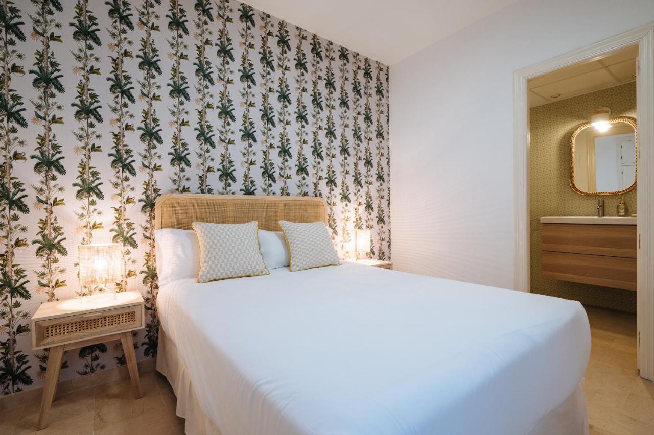 Lirio Suite Apartment - Private Parking Included Sevilla Exteriör bild