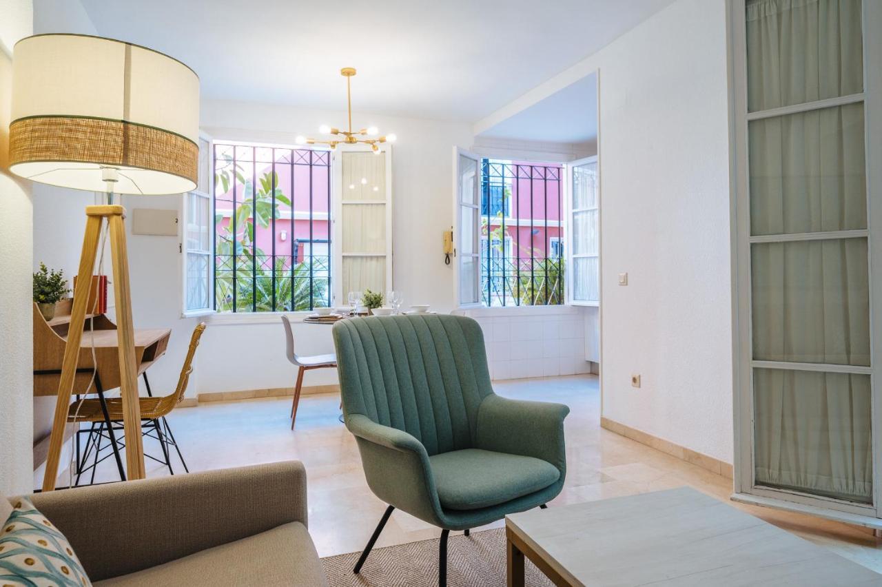 Lirio Suite Apartment - Private Parking Included Sevilla Exteriör bild