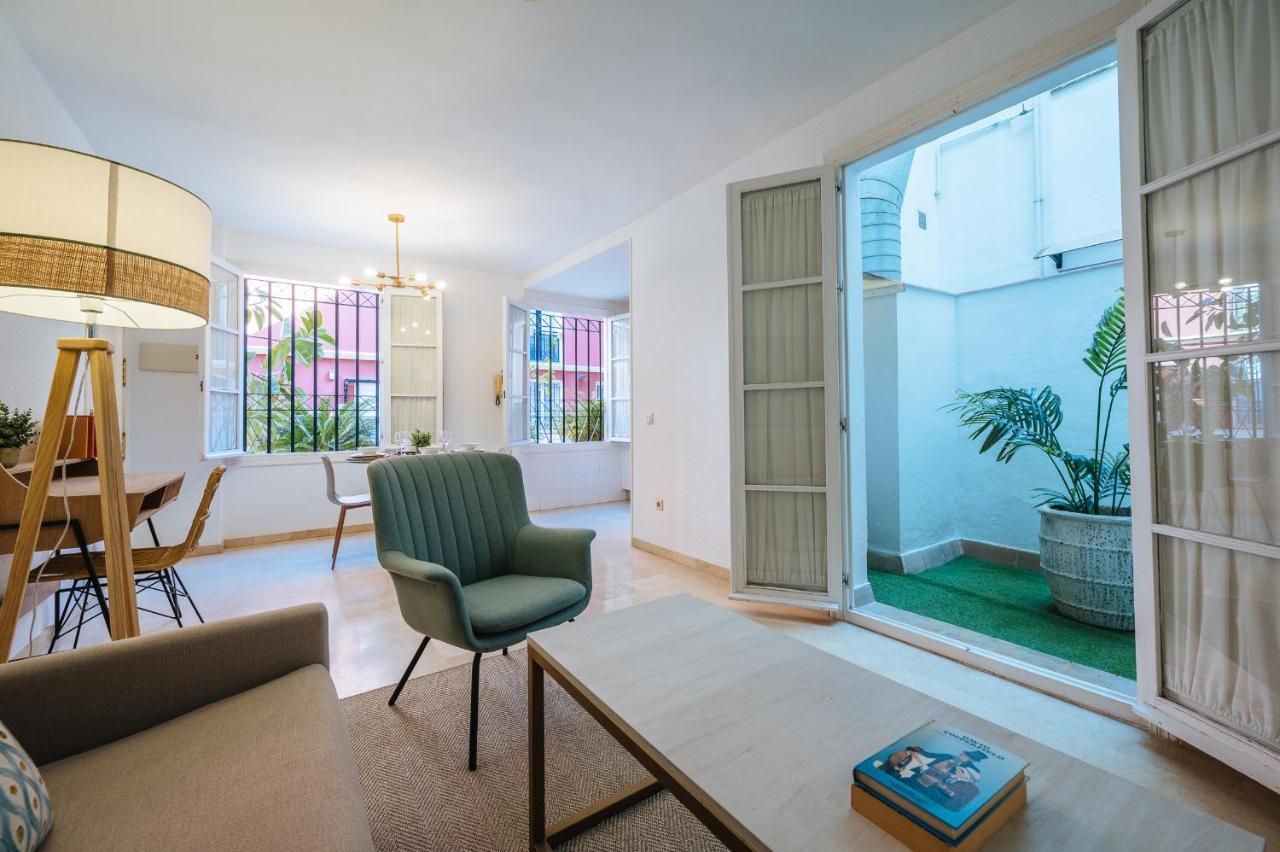 Lirio Suite Apartment - Private Parking Included Sevilla Exteriör bild