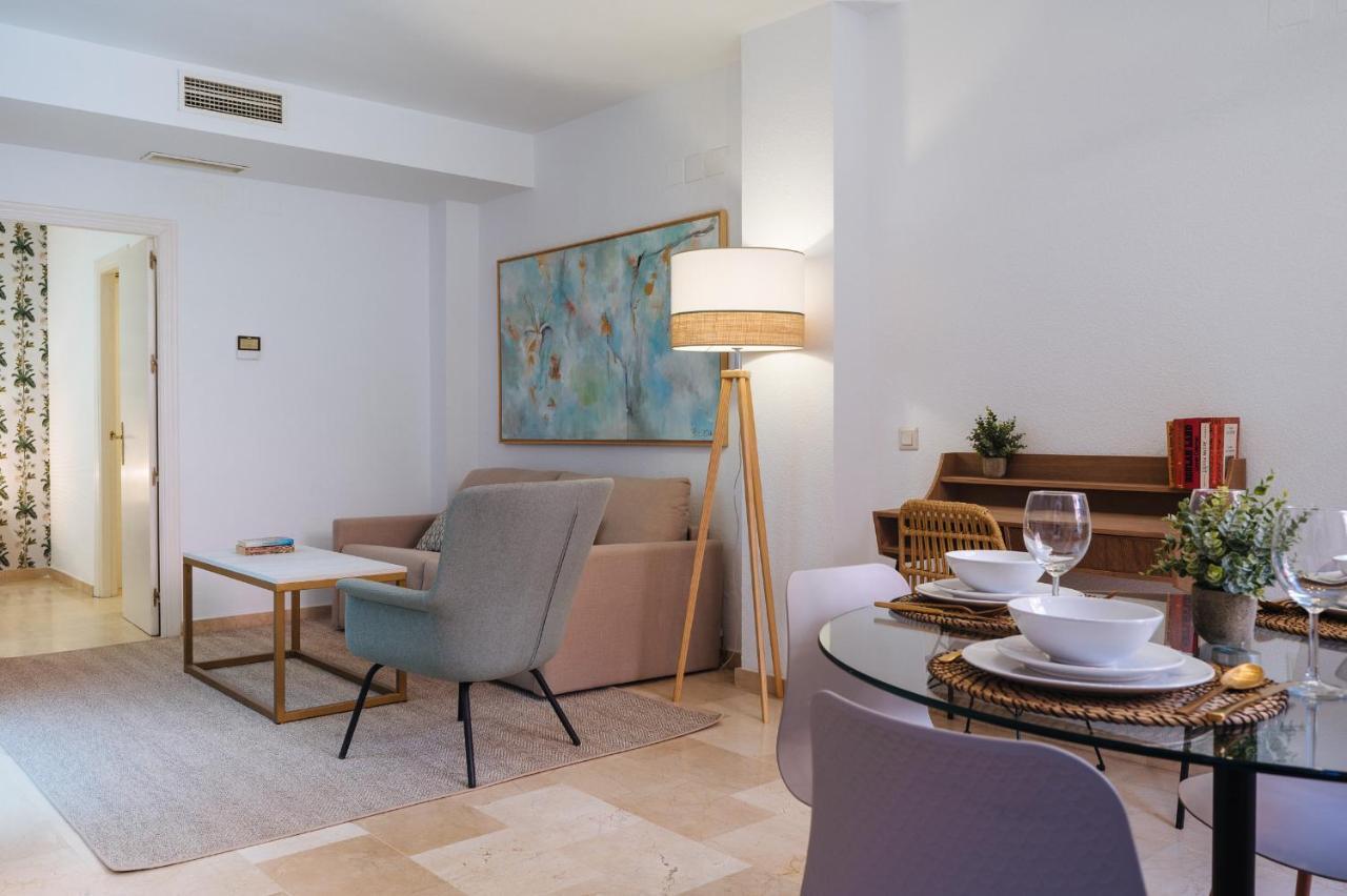 Lirio Suite Apartment - Private Parking Included Sevilla Exteriör bild