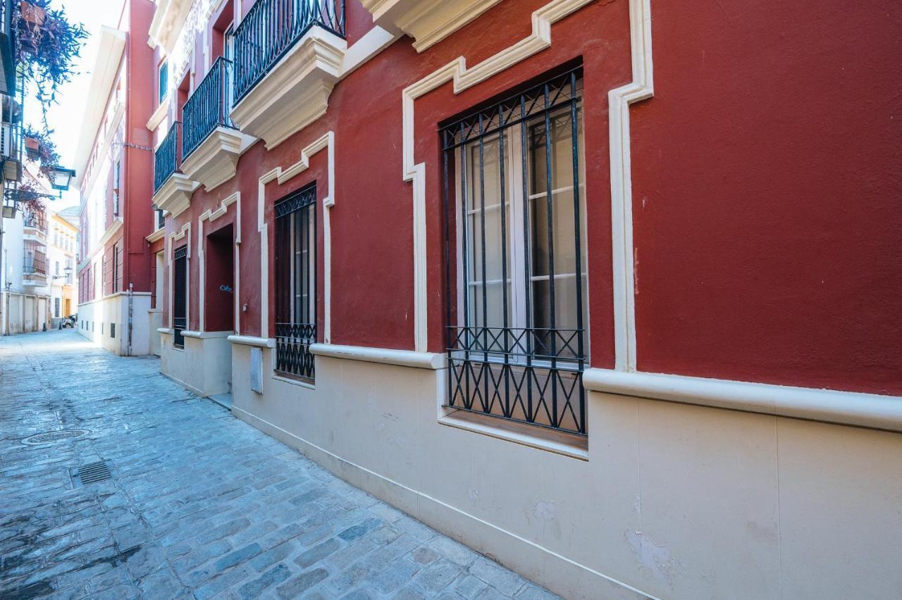 Lirio Suite Apartment - Private Parking Included Sevilla Exteriör bild