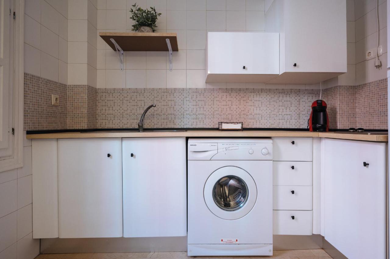 Lirio Suite Apartment - Private Parking Included Sevilla Exteriör bild